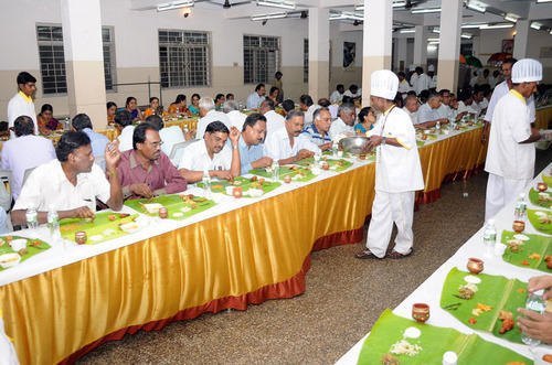 Sit Down Banana Leaf Thali Catering